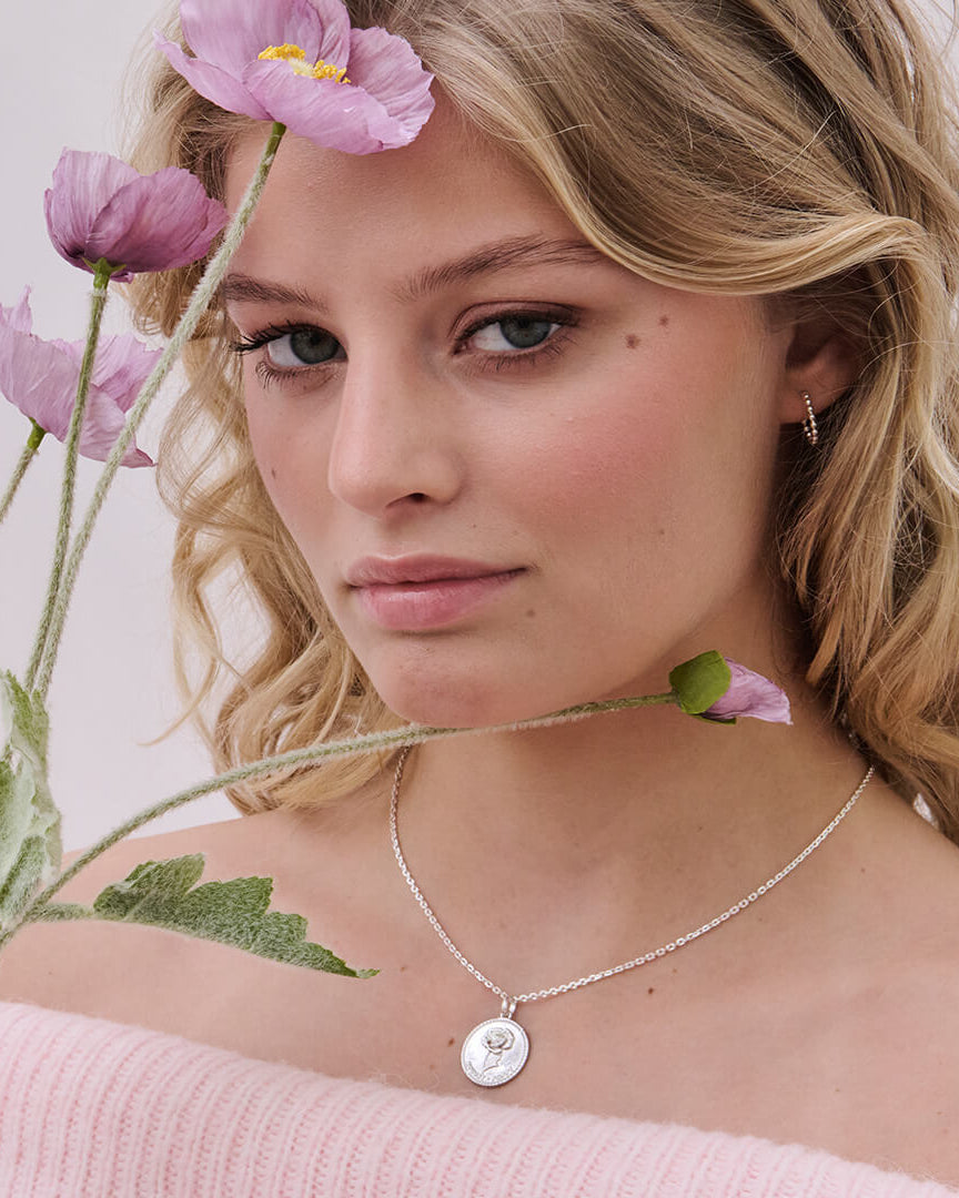 Månadsblomma Augusti Silverhalsband By Sofia Wistam