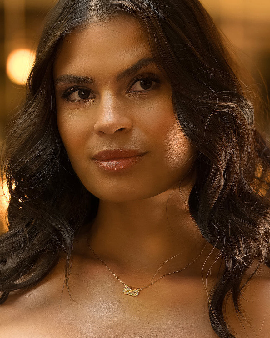 Glam Love Letter Guldhalsband By Sofia Wistam