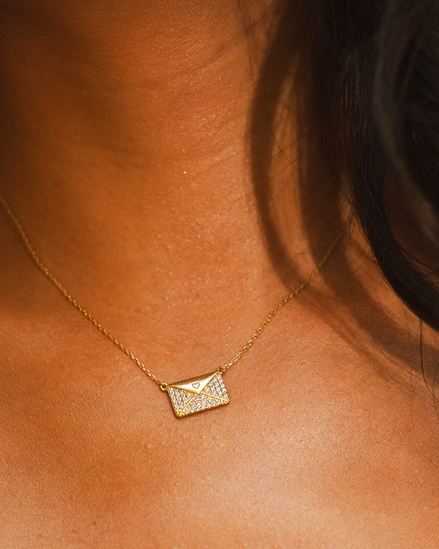 Glam Love Letter Guldhalsband By Sofia Wistam