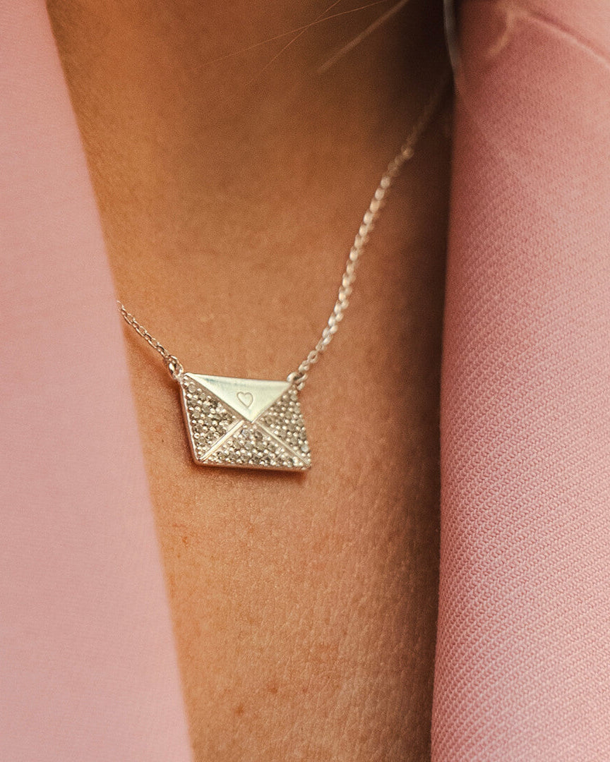 Glam Love Letter Silverhalsband By Sofia Wistam