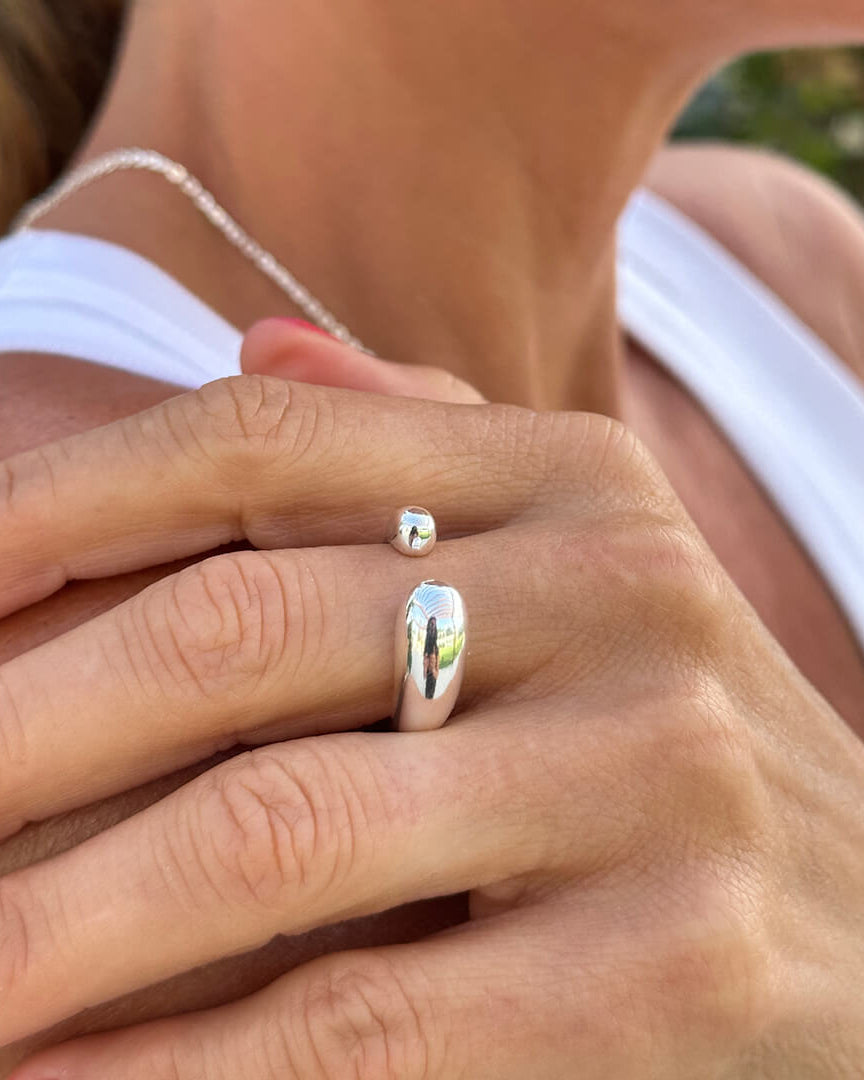 Curves Silverring By Sofia Wistam