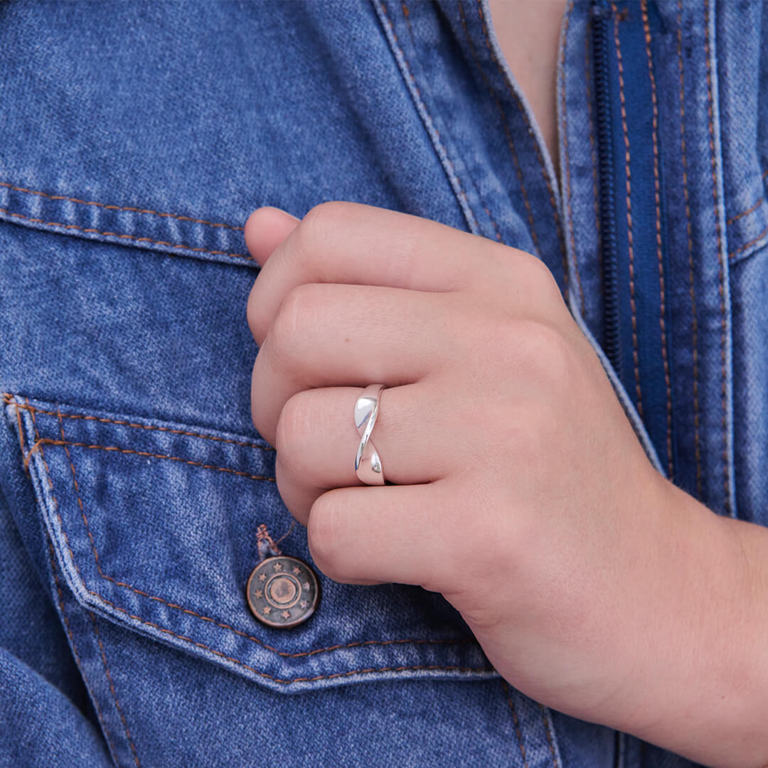 Twirl Silverring By Sofia Wistam