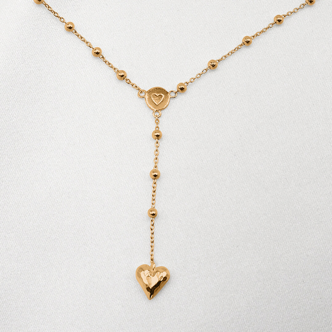 Love Actually - Gold Necklace Flow